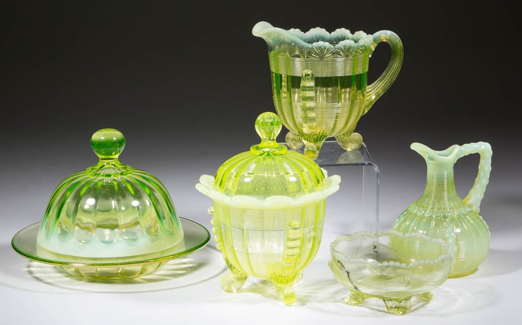 ASSORTED PATTERN TABLE ARTICLES, LOT OF FIVE (1 of 1)