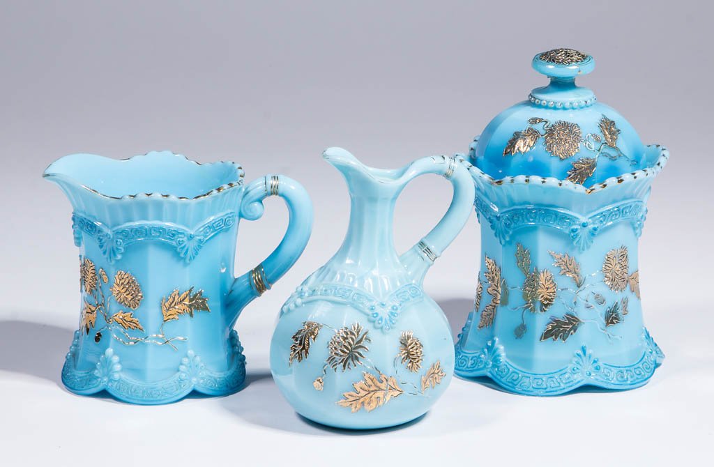 CHRYSANTHEMUM SPRIG / PAGODA (OMN) TABLE ARTICLES, LOT (1 of 1)