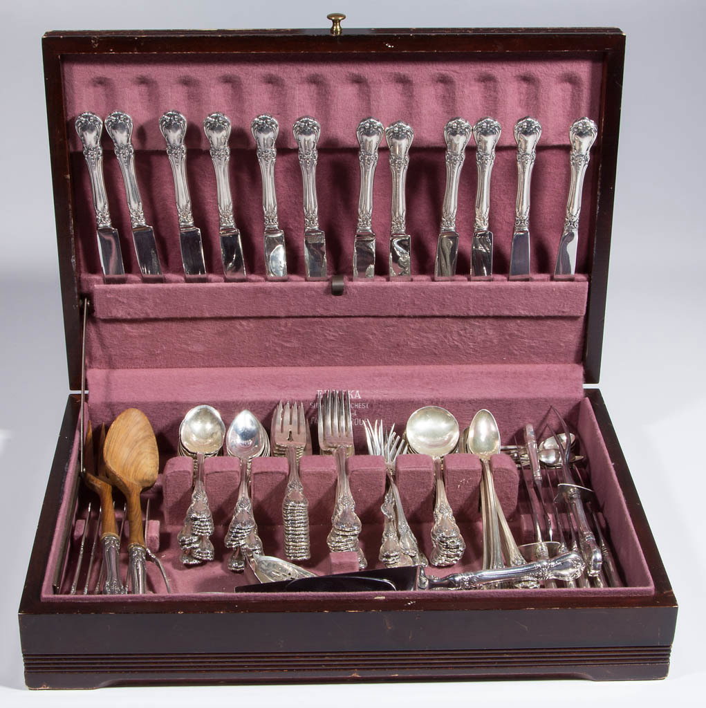 TOWLE STERLING SILVER FLATWARE SERVICE, LOT OF 135: TOWLE STERLING SILVER FLATWARE SERVICE, LOT OF 135, "Old Master", comprising sixteen 8 7/8" hollow-handled place knives with stainless steel blades, sixteen 7 1/8" place forks, sixteen 6 3/8" salad/de