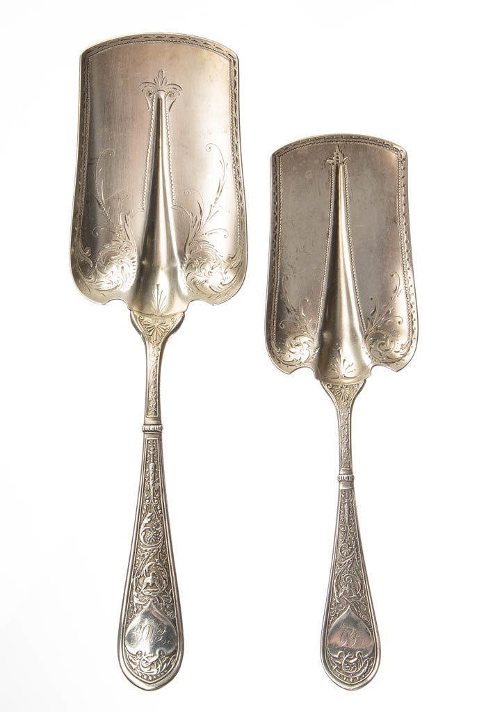 GORHAM STERLING SILVER SERVING ARTICLES, LOT OF TWO: GORHAM STERLING SILVER SERVING ARTICLES, LOT OF TWO, "Raphael" pattern, comprising one 8 1/2" and one 10 1/4" lasagna server, each with bright-cut decoration to blade, monograms to handle cartouche. T