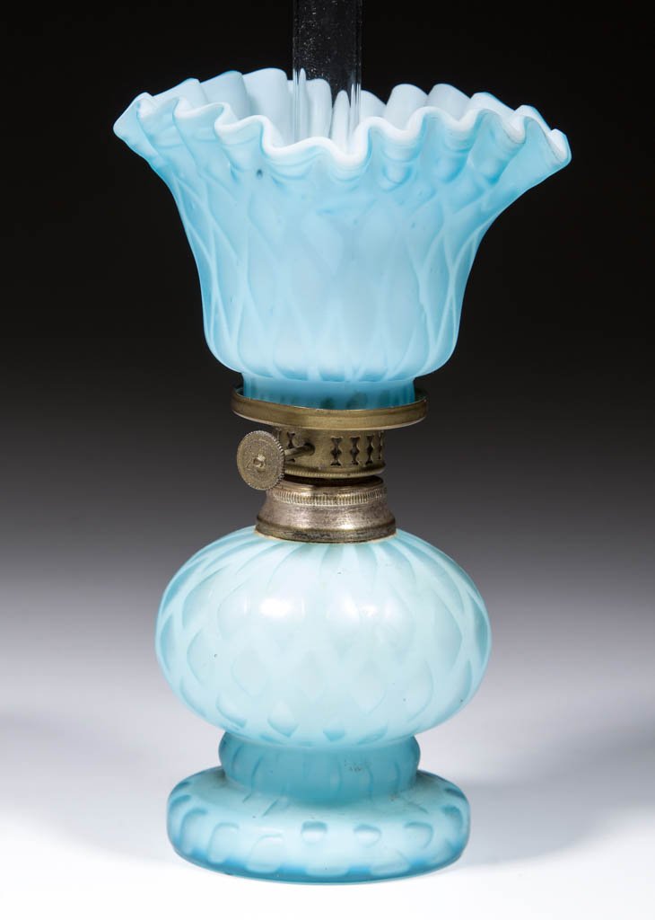 DIAMOND AIR-TRAP MOTHER-OF-PEARL SATIN MINIATURE LAMP (1 of 1)