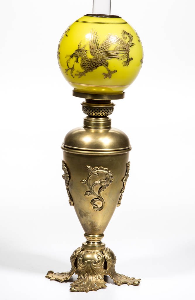 VICTORIAN BRASS JUNIOR BANQUET VASE LAMP (1 of 1)