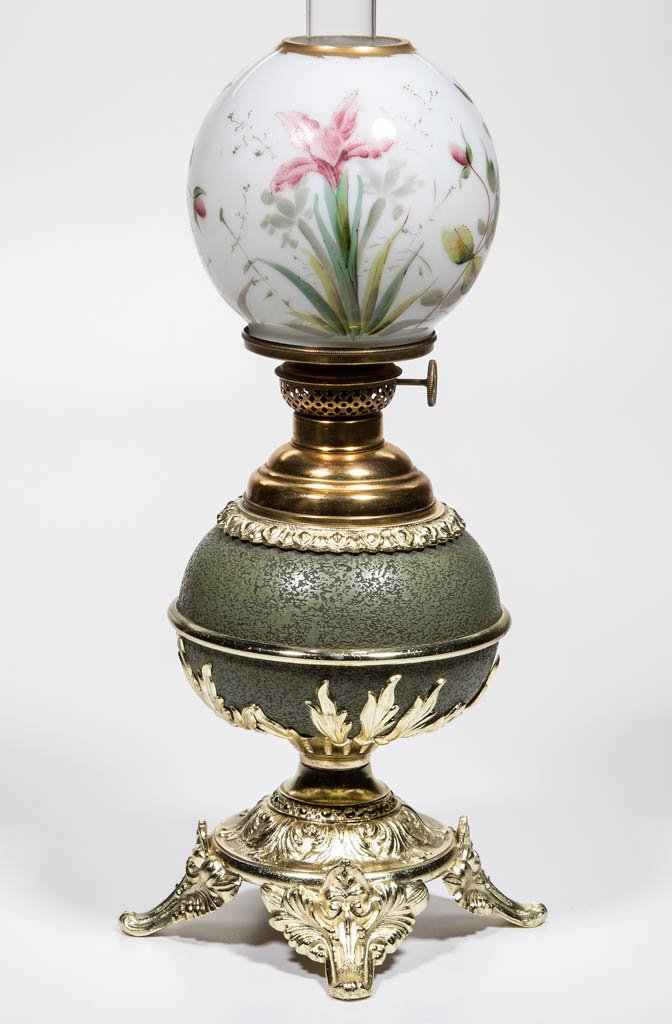 CAST METAL JUNIOR BANQUET VASE LAMP (1 of 1)