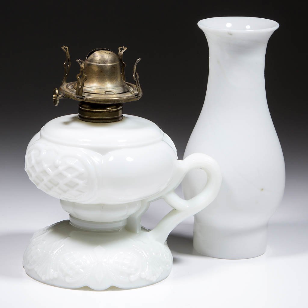 PRINCESS FEATHER KEROSENE FOOTED FINGER LAMP (1 of 1)