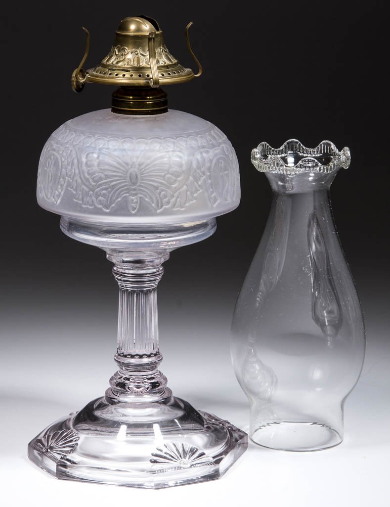 BUTTERFLY AND ANCHOR KEROSENE STAND LAMP (1 of 1)
