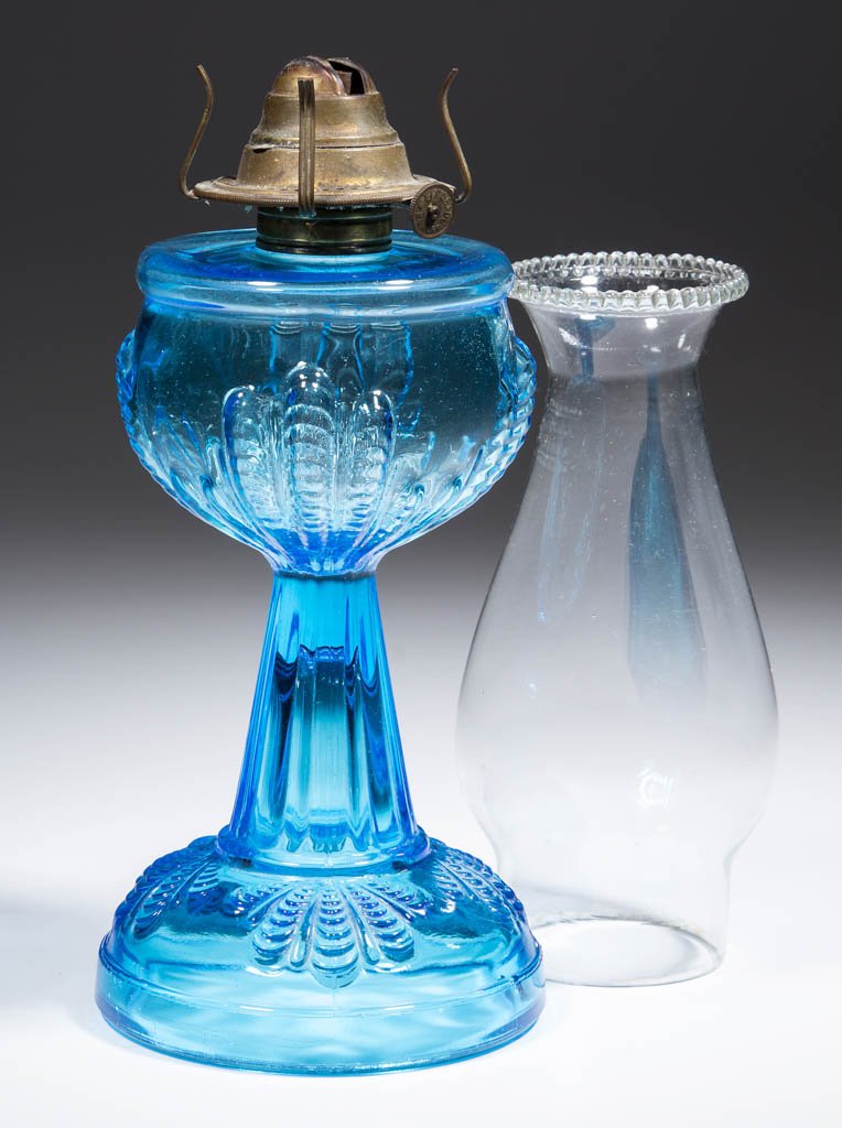 TURKEY FOOT KEROSENE STAND LAMP (1 of 1)