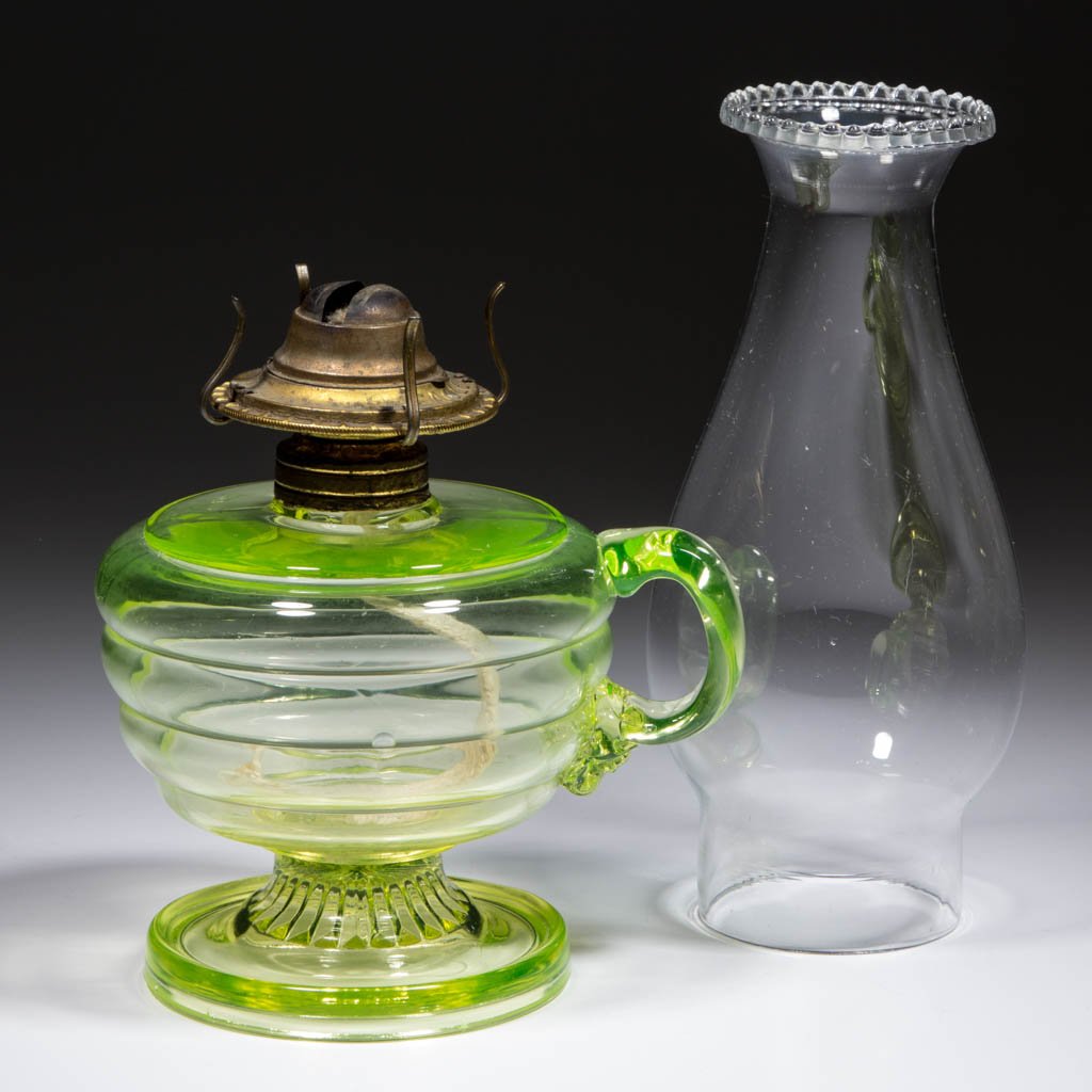 VASELINE BLOWN-MOLDED BEEHIVE-TYPE KEROSENE FINGER LAMP (1 of 1)