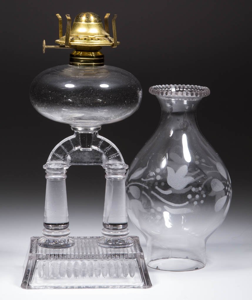 TWO POST KEROSENE STAND LAMP (1 of 1)