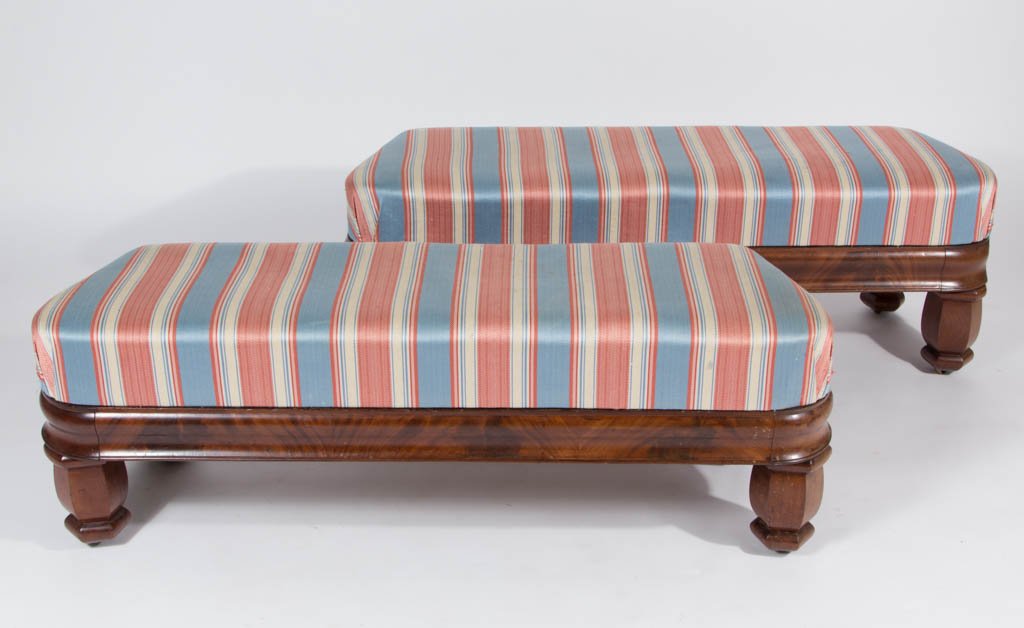 PAIR OF AMERICAN, POSSIBLY BOSTON, CLASSICAL MAHOGANY: PAIR OF AMERICAN, POSSIBLY BOSTON, CLASSICAL MAHOGANY WINDOW SEATS, each with trapezoidal frame having rounded front corners and ogee-molded profile embellished with figured veneers, raised on four he