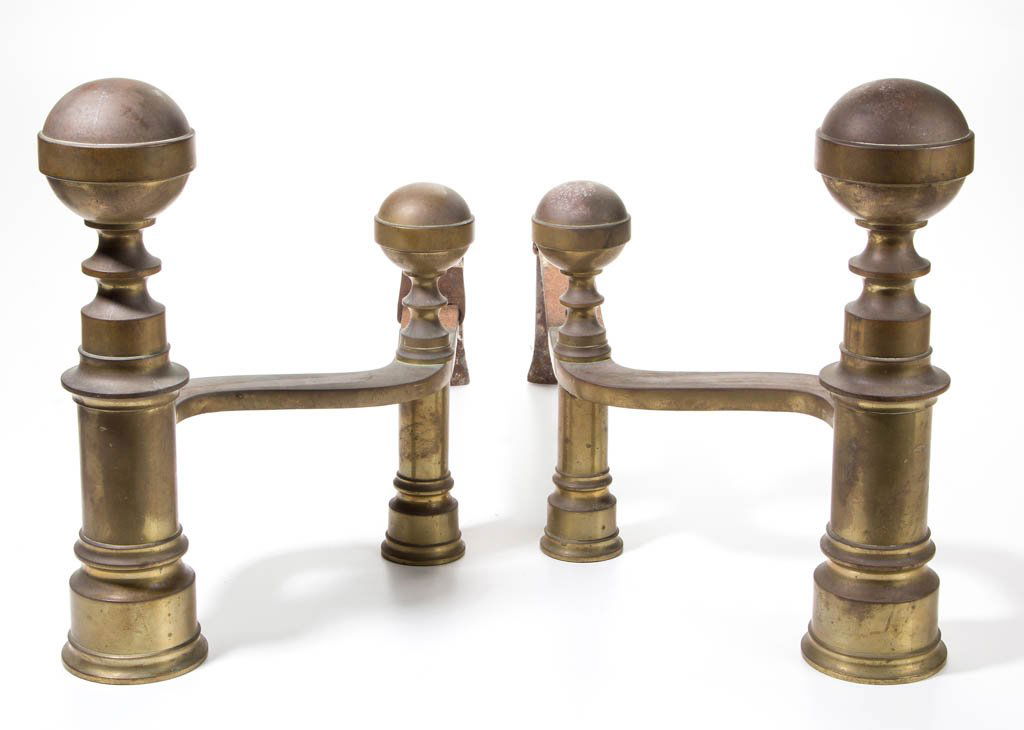 PAIR OF BOSTON CLASSICAL BRASS ANDIRONS: PAIR OF BOSTON CLASSICAL BRASS ANDIRONS, each stepped columnar form having large banded-ball finial, matching log stops, impressed "HUNNEMAN / BOSTON" mark to bar, for William Cooper Hunneman (1769-18