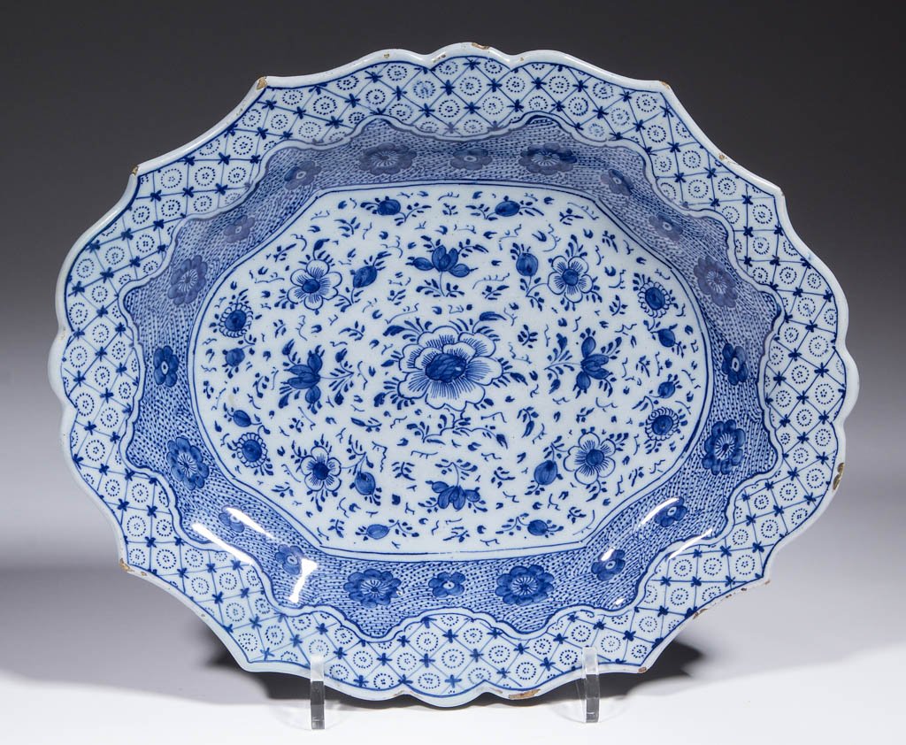DUTCH DELFT TIN-GLAZED DUJIN EARTHENWARE TRAY / PLATE: DUTCH DELFT TIN-GLAZED DUJIN EARTHENWARE TRAY / PLATE, having lobed and pointed rim and intricate floral and geometric patterning in blue on interior. "I [J] Dujin" painted on back. Johannes van Dujin