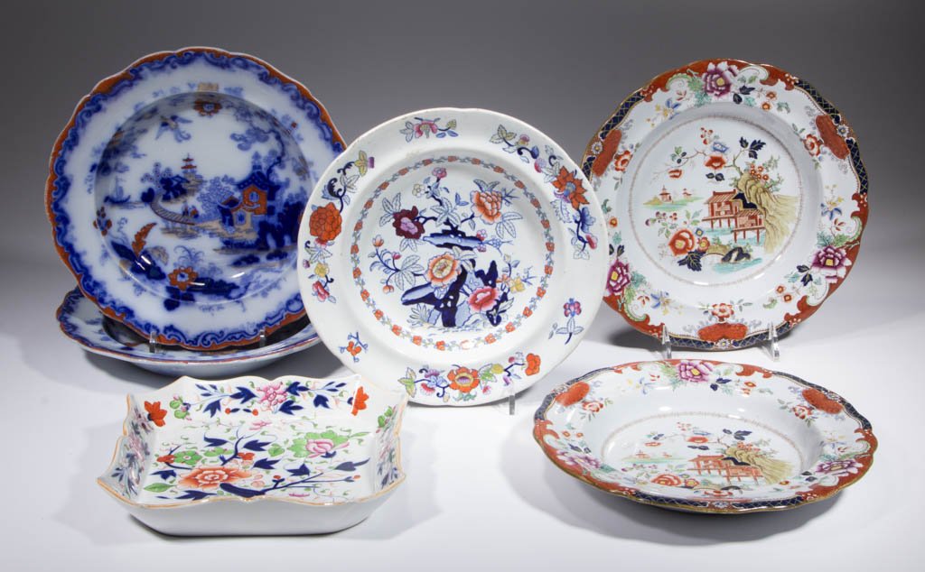 ENGLISH GAUDY TRANSFER-PRINTED IRONSTONE CERAMIC: ENGLISH GAUDY TRANSFER-PRINTED IRONSTONE CERAMIC DISHES, LOT OF SIX, comprising two matching pairs of soup plates/dishes with Chinoiserie designs, one soup plate/dish with bright polychrome floral des
