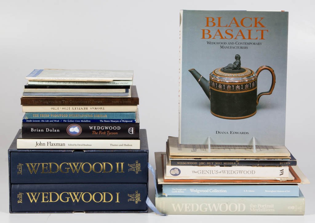 ENGLISH WEDGWOOD CERAMIC REFERENCE VOLUMES, LOT OF 27: ENGLISH WEDGWOOD CERAMIC REFERENCE VOLUMES, LOT OF 27, including the two-volume set of Reilly, "Wedgwood", Edwards, "Black Basalt: Wedgwood and Contemporary Manufacturers", and Reilly and Savage, "Wed