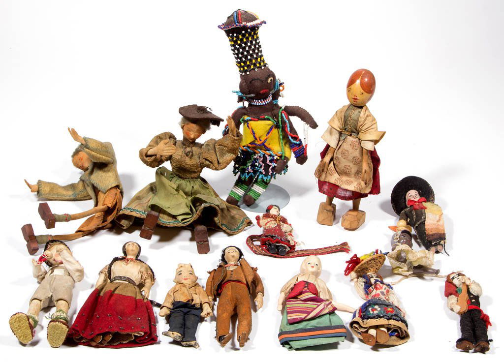 ASSORTED CLOTH AND OTHER DOLLS, LOT OF 14 (1 of 4)