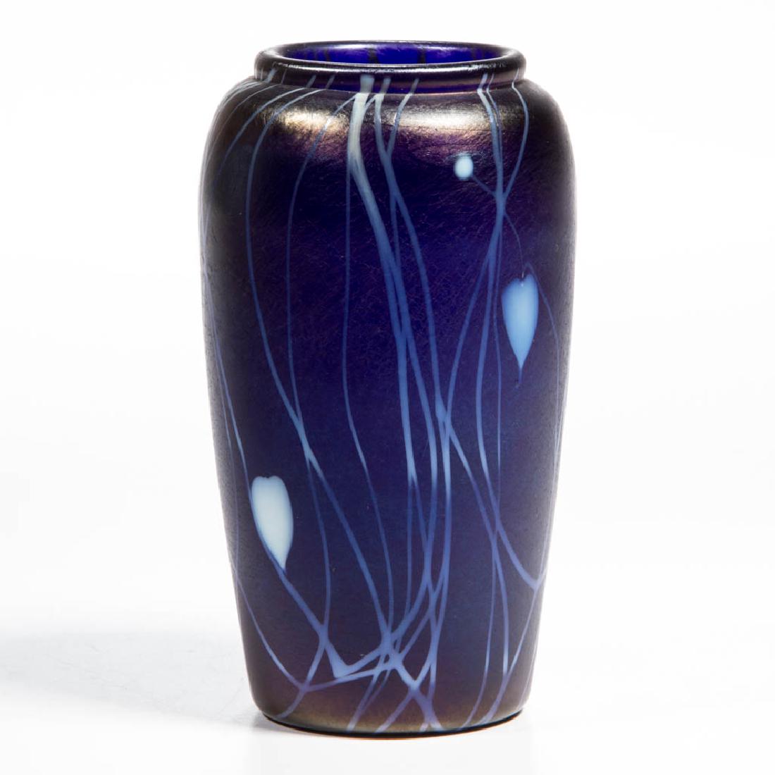 DURAND ATTRIBUTED HEART AND VINE ART GLASS VASE (1 of 2)