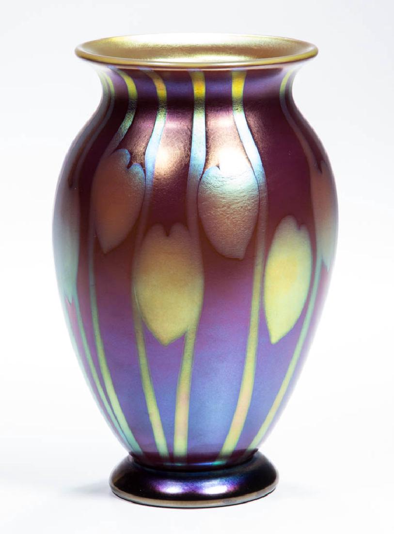 ORIENT AND FLUME HEART AND VINE STUDIO ART GLASS VASE (1 of 1)
