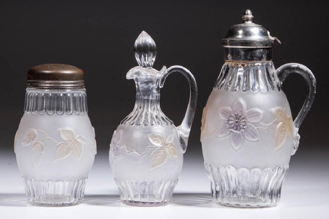 CLEMATIS (OMN) / FLOWER WITH PLEAT ARTICLES, LOT OF (1 of 1)