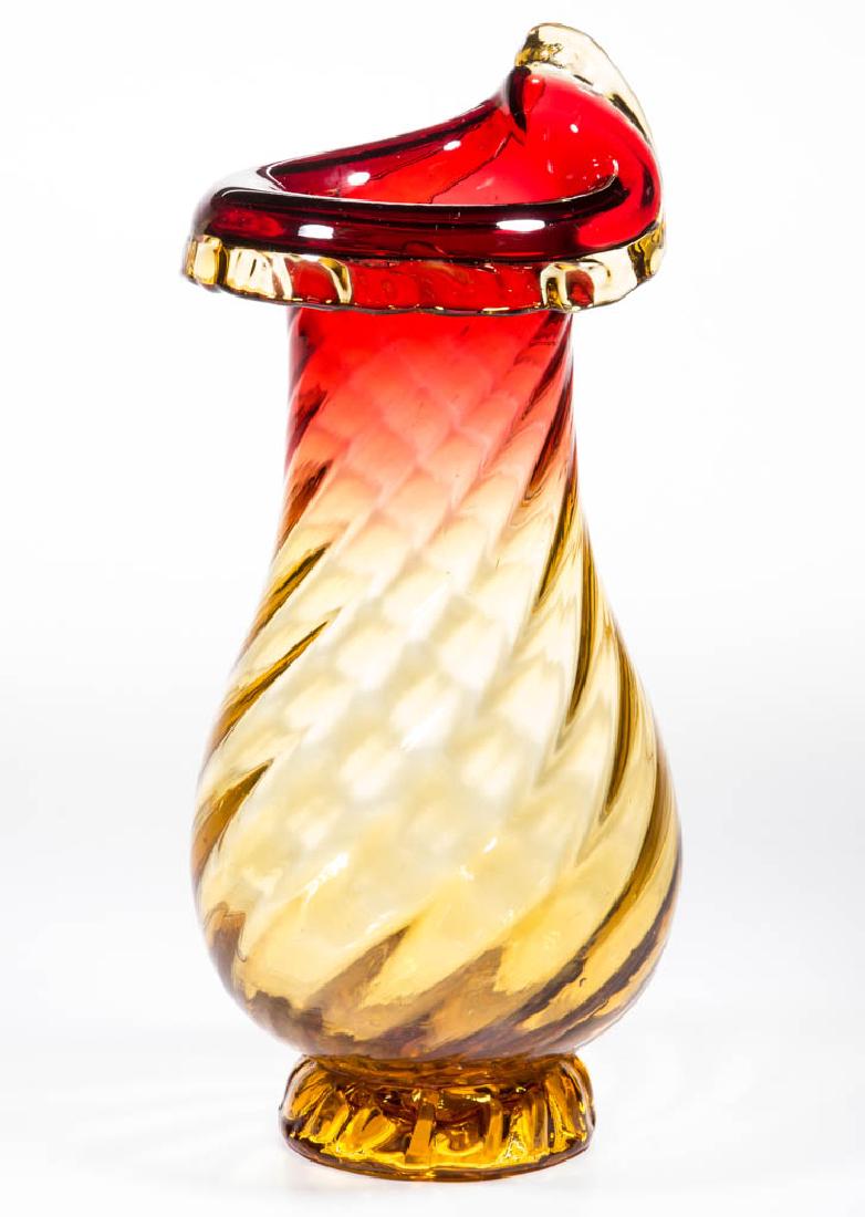 SWIRL-OPTIC VASE (1 of 1)