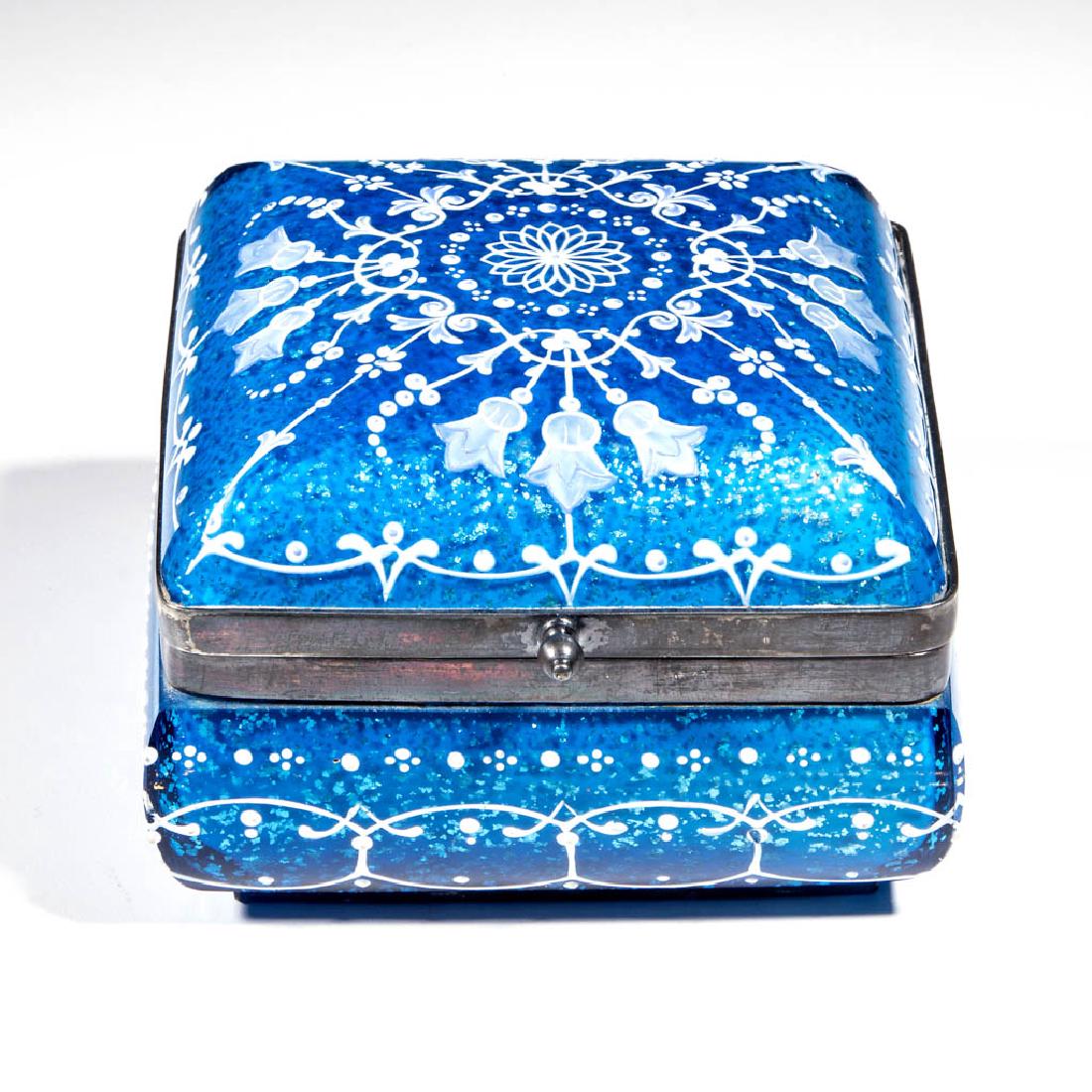 VICTORIAN MICA DECORATED DRESSER BOX (1 of 1)