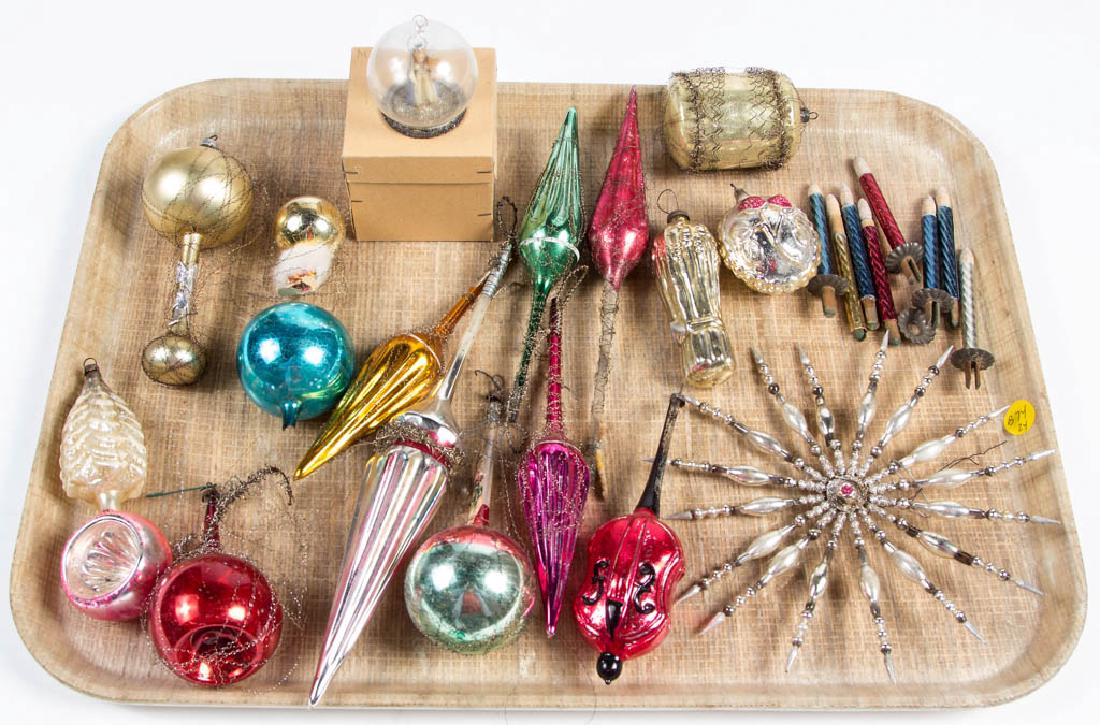 ASSORTED VINTAGE CHRISTMAS ORNAMENTS / DECORATIONS, LOT (1 of 1)