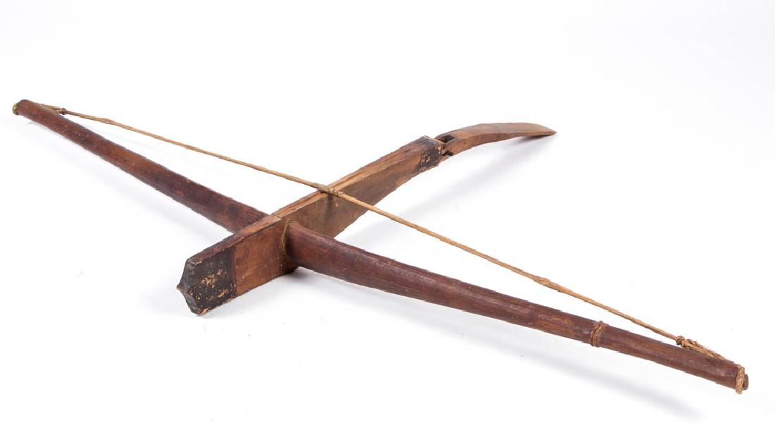 VINTAGE WOODEN CROSSBOW (1 of 2)