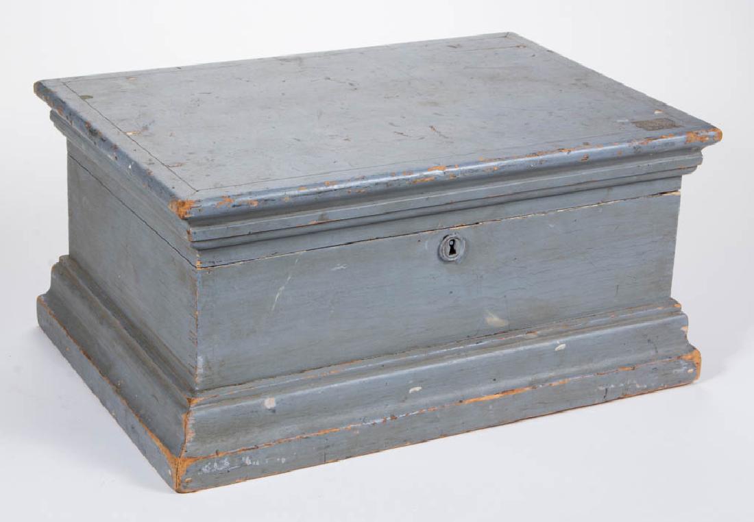 AMERICAN COUNTRY PAINTED PINE DRESSER BOX (1 of 4)