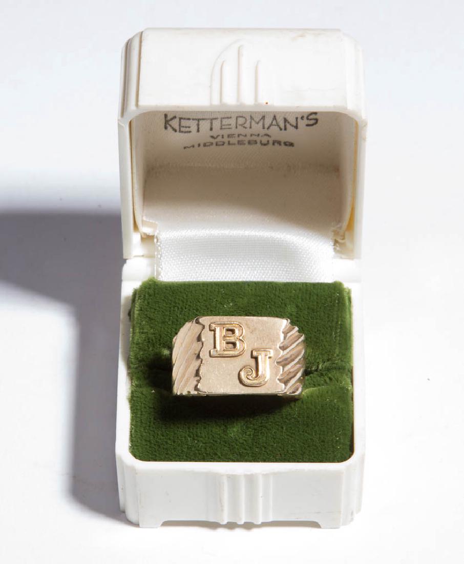 14K GOLD SIGNET / MONOGRAMMED RING (1 of 1)