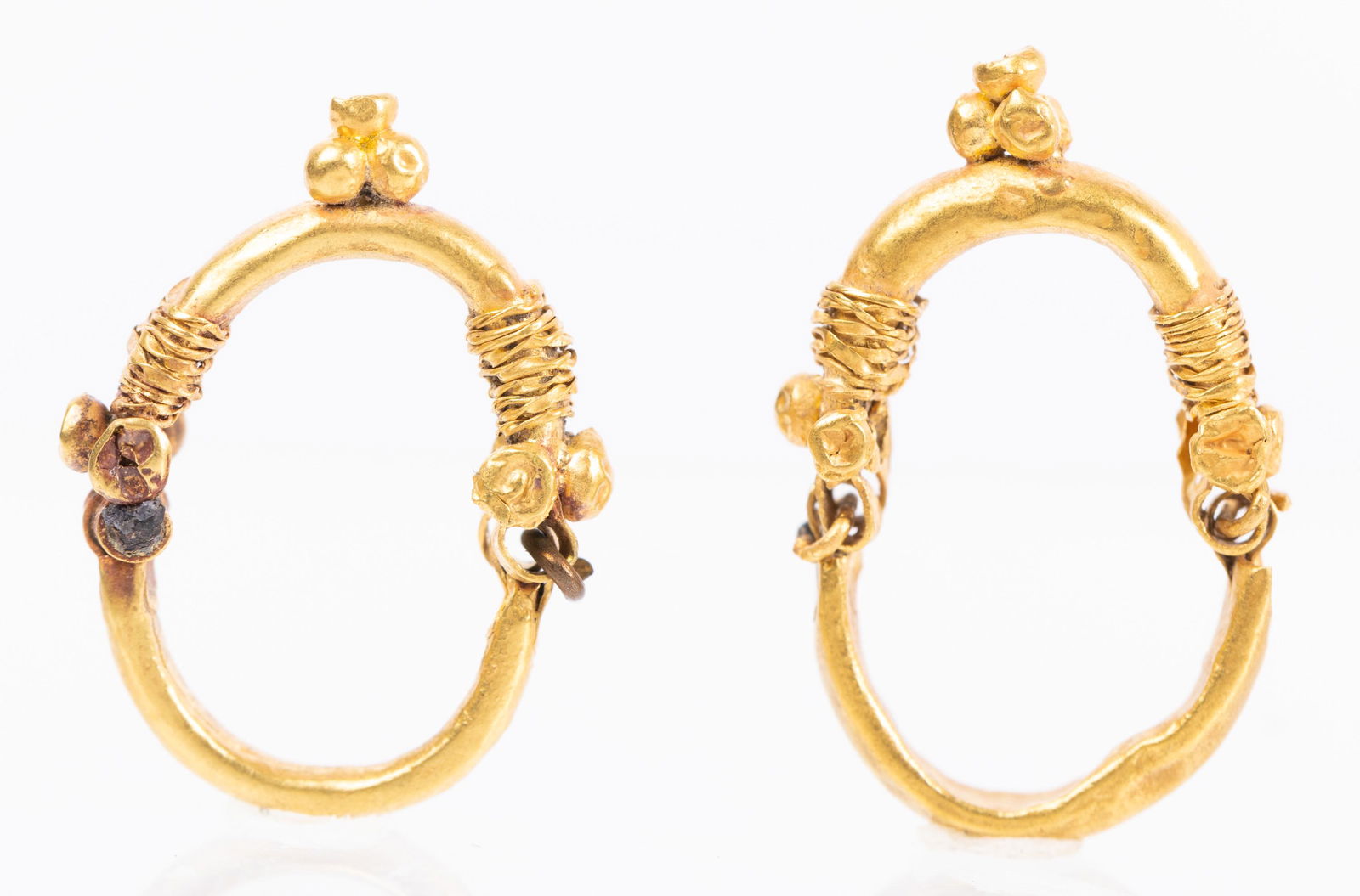 3rd Century A.D. Fine Roman Earrings in 23K Yellow Gold (1 of 1)