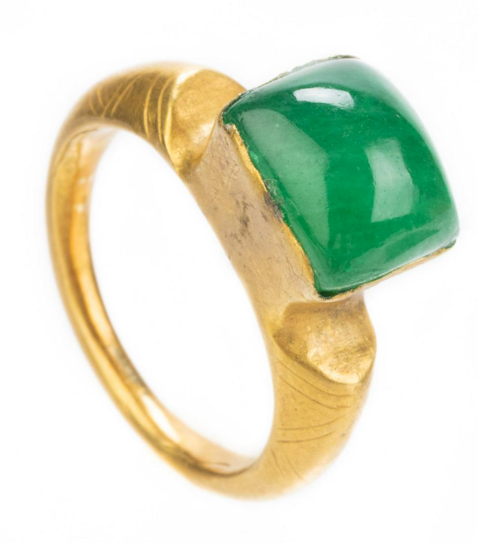 Excellent 4th-5th Century AD 14K Yellow Gold Ring with Emerald Cabochon. (1 of 2)
