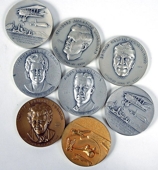 Airplanes, c1960//1970, National Hall of Fame .999: Airplanes, c1960//1970, "National Hall of Fame" .999 Silver Medallions. Lot of 12 medallions (x8 different.+ 2x Gold Filled" and 1x Bronze) as issued by the Medallic Art Company &#