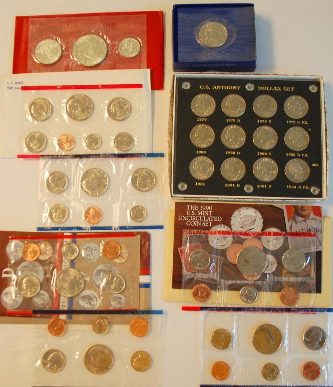 6 US Coin Sets: 12 Susan B. Anthony Dollars Set, 1986d Statue of Liberty Half Dollar-Clad Uncirculated, 1976 3 Coin Bicentennial Uncirculated Set Silver Clad, 1981 p & d Uncirculated US Mint Sets, 1984 p & d uncircul