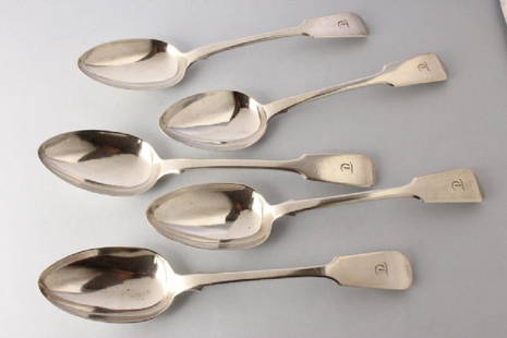 Five George IV Sterling Silver Fiddle Pattern: Table Spoons, hallmarked, London, 1826, William Traies (4), London, 1828, William Traies (1), total weight 365gm (5)