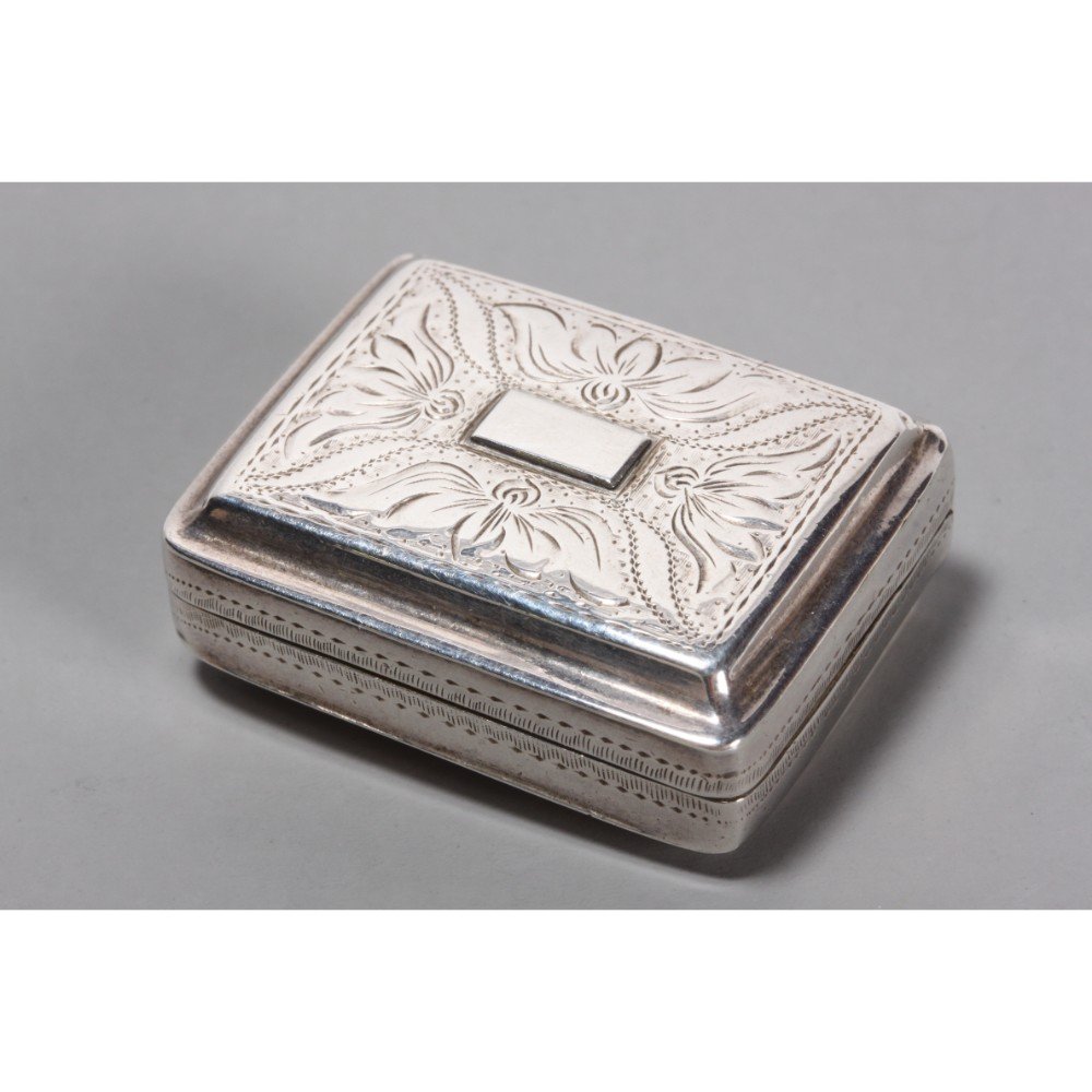 Georgian Sterling Silver Vinaigrette,: marks rubbed, of rectangular form, with central name plate, decorated with floral motifs, with gilt interior