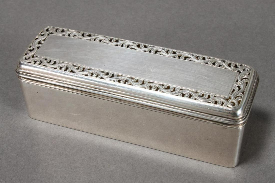 Large George IV Sterling Silver Vinaigrette,: hallmarked London, 1824 and 1825, ID//AD (John & Archibald Douglas) of rectangular form, the cover decorated with pierced acanthus border, interior with sponge, total weight 127gm, l 10.5cm