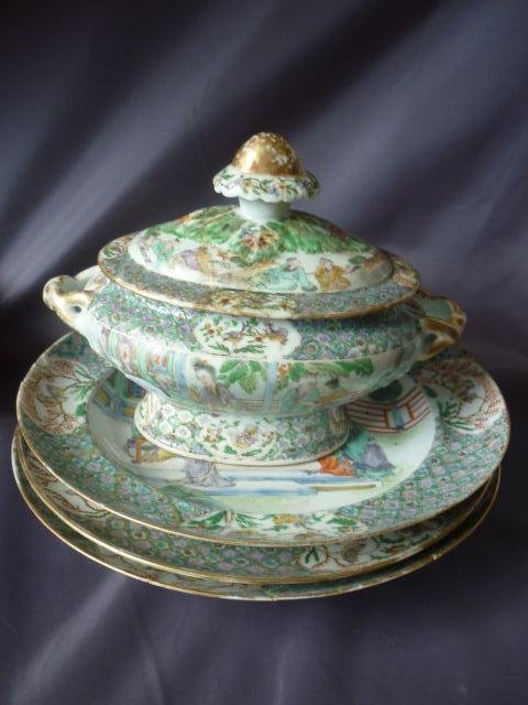 Eighteenth Century Chinese Famille Vert Jar and: Cover together with four plates depicting traditional scenes in tones of purple, green and yellow, a/f