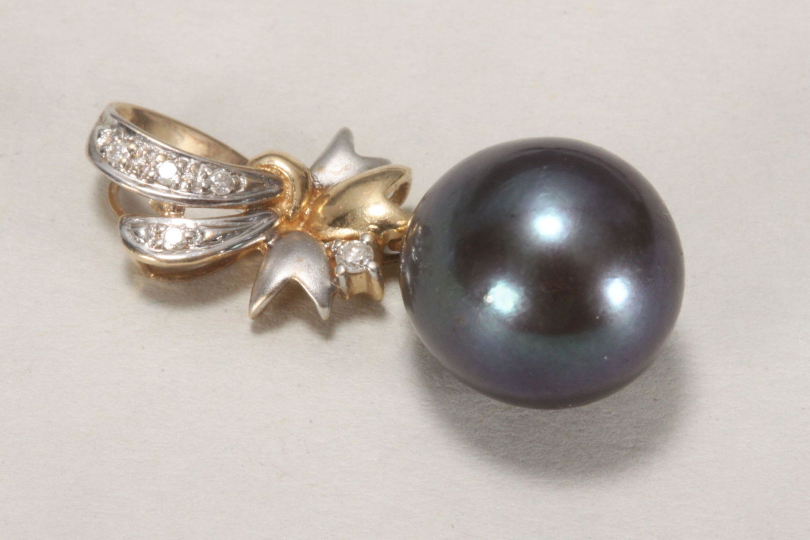 14ct Gold Pearl Pendant with Diamonds, (1 of 1)