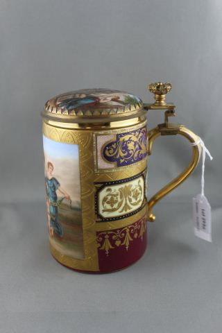 Stunning Royal Vienna Tankard,: of cylindrical form, the cover beautifully decorated with painted scenes of classical scenes, including venus and chariot pulled by angels, underglaze mark, h 14.5cm
