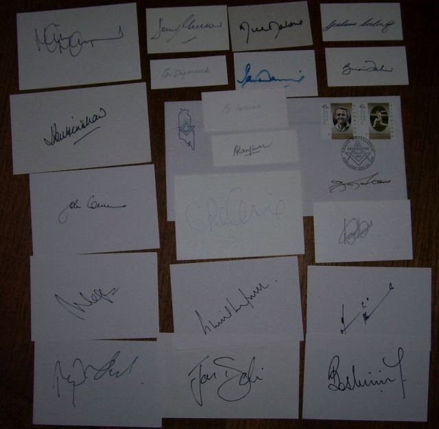 Signed Test players & Bradman Oddity: 19 small white cards all signed by recent Test cricketers including Cosier, Ian Davis, Taber, Corling, Malone, Gleeson, Dymock, Atherton, various Indian players; plus a super-rare Bradman Masonic item