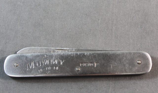 Good Edwardian Sterling Silver Pen Knife,: hallmarked, Sheffield, 1910, Walker and Hall, incised "Mummy" , l 8.5cm