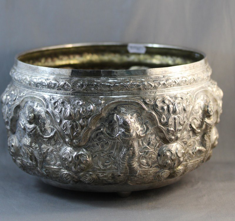 Large Cambodian Silver Fruit Bowl,: of deep form decorated with a raised reserves of dancing figures, d 21cm, h 15cm