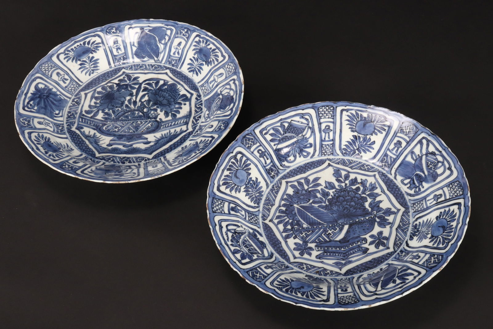 Pair of Chinese Matched Qing Dynasty Kraak Ware Blue and White Chargers, (1 of 6)