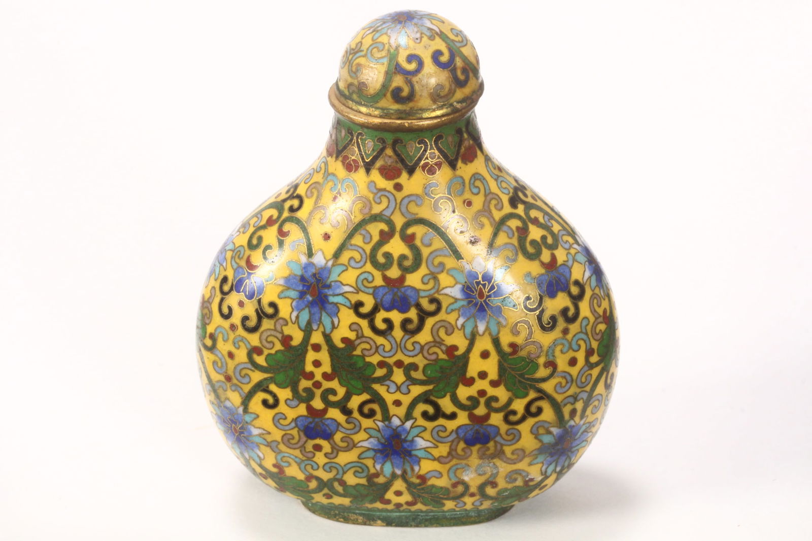 Good Chinese Qianlong Cloisonne Snuff Bottle and Stopper, (1 of 5)