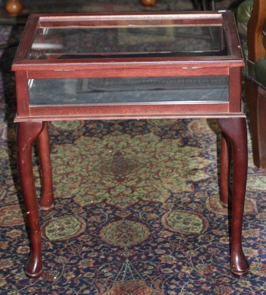 Mahogany Table Vitrine,: with a hinged glass top and sides on four cabriole legs