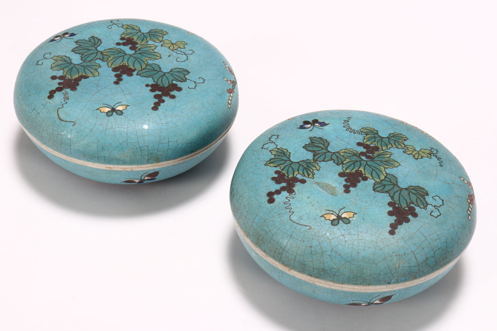 Pair of Japanese Meiji Period Totai Shippo Porcelain Boxes and Covers, (1 of 4)