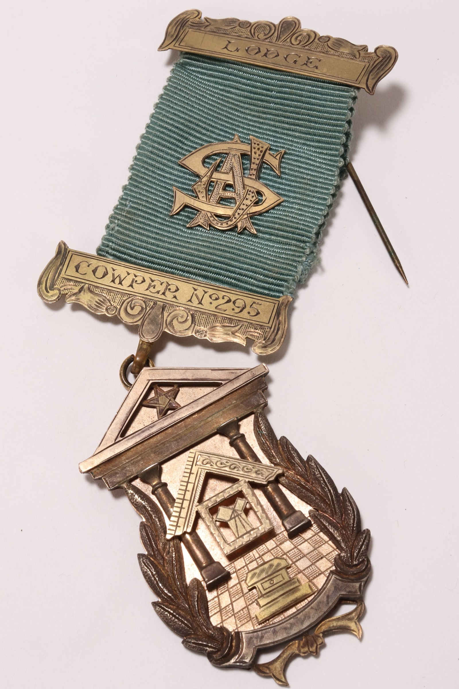 9ct Gold Masonic Past Master Medallion, (1 of 2)