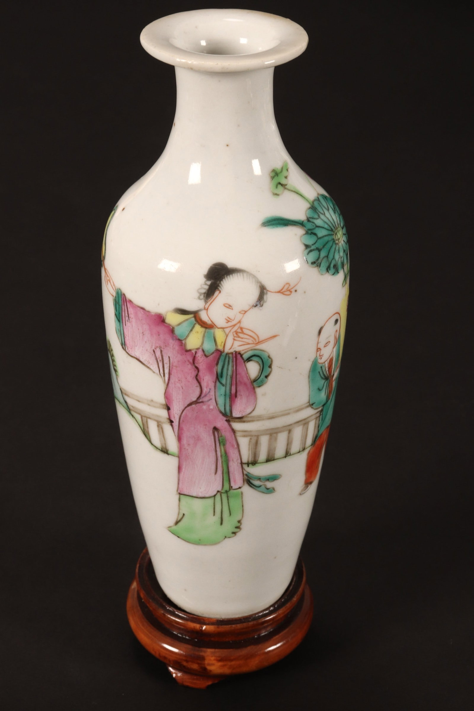 Chinese Late Qing Dynasty Porcelain Vase, (1 of 6)