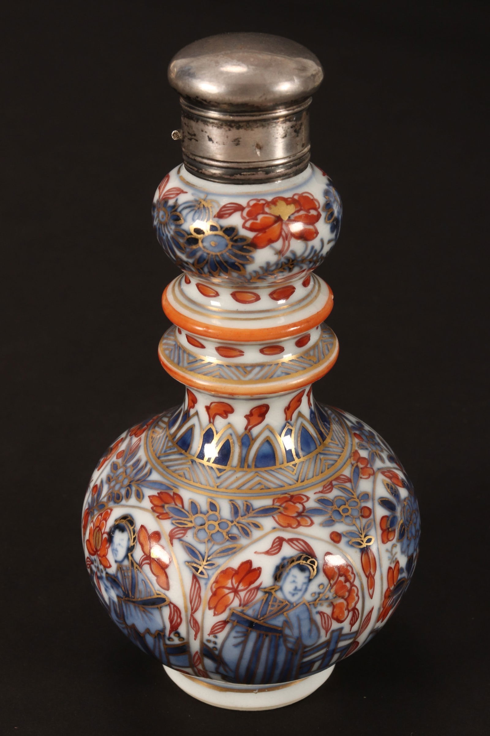 Chinese Kangxi Period Lidded Bottle, (1 of 5)