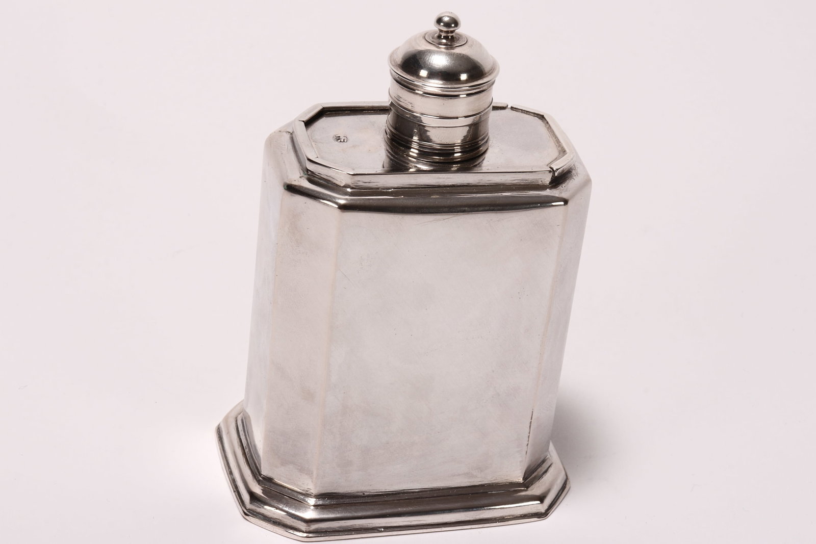 Good Early George I Britannia Silver Tea Caddy,: hallmarked London, 1718, maker indecipherable, the sliding cover set with finial, above a stepped base engraved with bee and 'E=C 6 =18,' total weight 205g, height 11.5cm