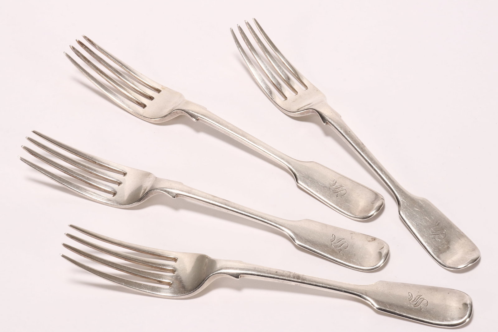 Set of Four Victorian Sterling Silver Entr?e Forks,: hallmarked London, 1866, J.K (John Kilpatrick), in fiddle pattern, with engraved monogram to terminal, total weight 194g, length 17.5cm (4)