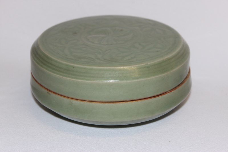 Chinese Celadon Box and Cover, (1 of 5)